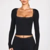 Top Retta a maniche lunghe con collo quadrato in modal a coste, colore nero Top Retta a maniche lunghe con collo quadrato in modal a coste, colore nero