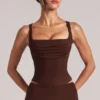 Top Veya con scollo quadrato in marrone cioccolato Top Veya con scollo quadrato in marrone cioccolato