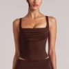 Top Veya con scollo quadrato in marrone cioccolato Top Veya con scollo quadrato in marrone cioccolato