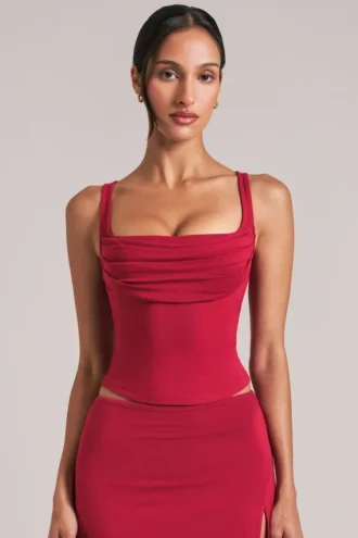 Top Veya con scollo quadrato in rosso ciliegia