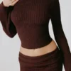 Top Wilona in maglia a costine con scollo a V, colore Espresso Top Wilona in maglia a costine con scollo a V, colore Espresso
