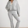 TRUE Felpa con cappuccio corta in maglia grossa con zip in grigio melange TRUE Felpa con cappuccio corta in maglia grossa con zip in grigio melange