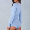 Tuta a maniche lunghe in maglia Ismera in blu chiaro Tuta a maniche lunghe in maglia Ismera in blu chiaro