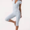 Tuta intera capri in jersey a costine a righe blu Tuta intera capri in jersey a costine a righe blu