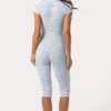 Tuta intera capri in jersey a costine a righe blu Tuta intera capri in jersey a costine a righe blu