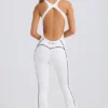 Tuta Intera Petite Soft Active con schiena scoperta in bianco Tuta Intera Petite Soft Active con schiena scoperta in bianco