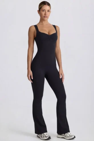 Tuta Intera Soft Active con cut-out sulla schiena in nero