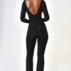 Tuta intera svasata con scollo profondo e ruches in TENCEL™ Modal, colore nero Tuta intera svasata con scollo profondo e ruches in TENCEL™ Modal, colore nero