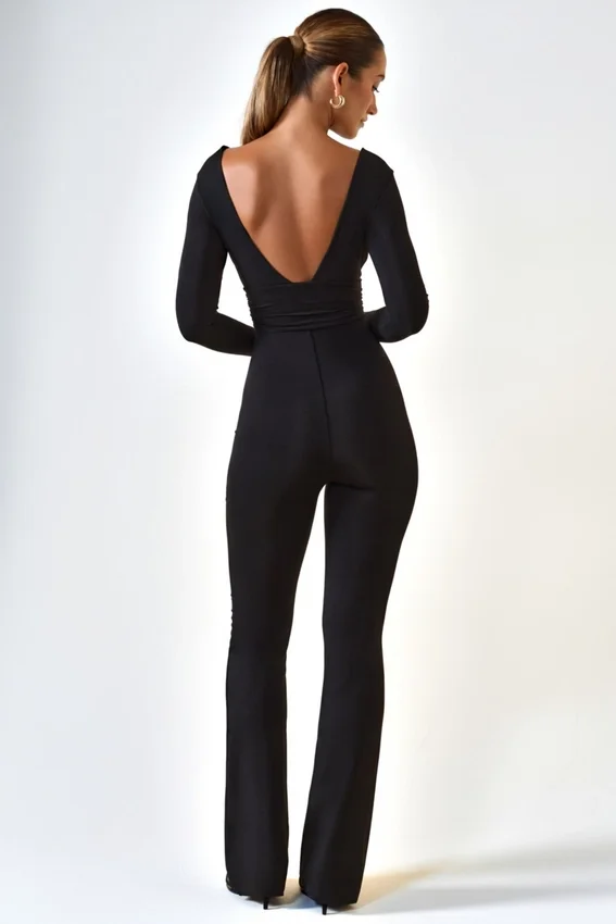 Tuta intera svasata con scollo profondo e ruches in TENCEL™ Modal, colore nero Tuta intera svasata con scollo profondo e ruches in TENCEL™ Modal, colore nero