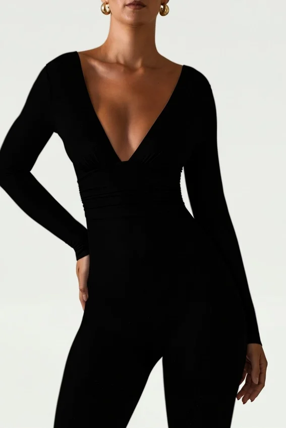 Tuta intera svasata con scollo profondo e ruches in TENCEL™ Modal, colore nero Tuta intera svasata con scollo profondo e ruches in TENCEL™ Modal, colore nero