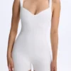 Tuta Kaia Modal con scollo a cuore in bianco Tuta Kaia Modal con scollo a cuore in bianco