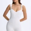 Tuta Kaia Modal con scollo a cuore in bianco Tuta Kaia Modal con scollo a cuore in bianco