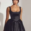 Vestito a corsetto in taffetà intrecciato Sueno in nero jet Vestito a corsetto in taffetà intrecciato Sueno in nero jet