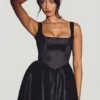 Vestito a corsetto in taffetà intrecciato Sueno in nero jet Vestito a corsetto in taffetà intrecciato Sueno in nero jet