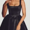 Vestito a corsetto in taffetà intrecciato Sueno in nero jet Vestito a corsetto in taffetà intrecciato Sueno in nero jet