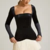 Vestito a corsetto plissettato a strati Darline in nero Vestito a corsetto plissettato a strati Darline in nero
