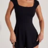 Vestito A-line con schiena scoperta Marina in nero Vestito A-line con schiena scoperta Marina in nero