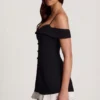 Vestito A-line con volant e spalle scoperte Maelie in nero Vestito A-line con volant e spalle scoperte Maelie in nero