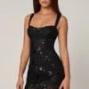 Vestito A-line decorato Adia in nero Vestito A-line decorato Adia in nero