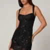 Vestito A-line decorato Adia in nero Vestito A-line decorato Adia in nero