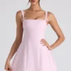 Vestito A-line plissettato con fiocco Cressida in rosa tenue Vestito A-line plissettato con fiocco Cressida in rosa tenue