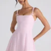 Vestito A-line plissettato con fiocco Cressida in rosa tenue Vestito A-line plissettato con fiocco Cressida in rosa tenue