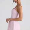 Vestito A-line plissettato con fiocco Cressida in rosa tenue Vestito A-line plissettato con fiocco Cressida in rosa tenue