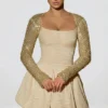 Vestito Aletta con orlo a palloncino decorato in oro Vestito Aletta con orlo a palloncino decorato in oro