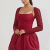Vestito Aletta con orlo a palloncino decorato in rosso Vestito Aletta con orlo a palloncino decorato in rosso