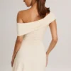 Vestito asimmetrico a trapezio Suhana in modal color avorio Vestito asimmetrico a trapezio Suhana in modal color avorio