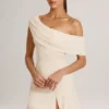 Vestito asimmetrico a trapezio Suhana in modal color avorio Vestito asimmetrico a trapezio Suhana in modal color avorio