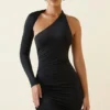 Vestito asimmetrico con ruches e schiena scoperta Alina in nero Vestito asimmetrico con ruches e schiena scoperta Alina in nero