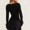 Vestito Baize con scollo quadrato e maniche lunghe in nero Vestito Baize con scollo quadrato e maniche lunghe in nero