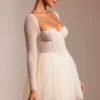 Vestito Calliope con maniche lunghe e gonna in tulle decorato, color avorio Vestito Calliope con maniche lunghe e gonna in tulle decorato, color avorio