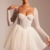Vestito Calliope con maniche lunghe e gonna in tulle decorato, color avorio Vestito Calliope con maniche lunghe e gonna in tulle decorato, color avorio
