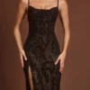 Vestito con collo a cappuccio e cut-out decorato Velia in serpente marrone Vestito con collo a cappuccio e cut-out decorato Velia in serpente marrone