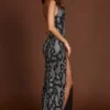 Vestito con collo a cappuccio e spacchi decorati Velia in serpente argento Vestito con collo a cappuccio e spacchi decorati Velia in serpente argento