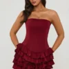 Vestito corto a balze con corpetto a fascia Juliet in rosso bacca