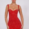 Vestito corto a corpetto con scollo a cuore decorato Ines in rosso fuoco Vestito corto a corpetto con scollo a cuore decorato Ines in rosso fuoco