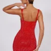 Vestito corto a corpetto con scollo a cuore decorato Ines in rosso fuoco Vestito corto a corpetto con scollo a cuore decorato Ines in rosso fuoco