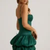 Vestito corto a corsetto con orlo a palloncino in raso Clarice, verde smeraldo