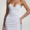 Vestito corto a corsetto con ruches Tirza in bianco