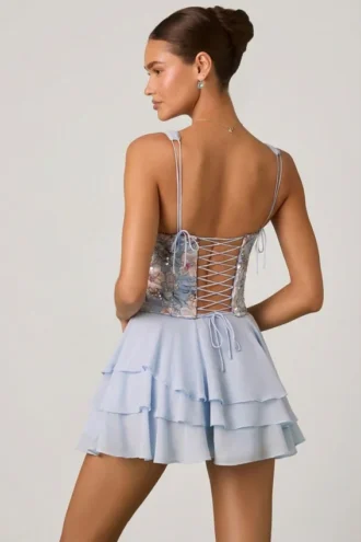 Vestito corto a corsetto con volant decorati Sakura in blu floreale