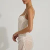 Vestito corto a corsetto drappeggiato con decorazioni semi-trasparenti Connie in bianco