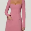 Vestito corto A-line a maniche lunghe con scollo a cuore Corinne in rosa antico Vestito corto A-line a maniche lunghe con scollo a cuore Corinne in rosa antico