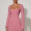 Vestito corto A-line a maniche lunghe con scollo a cuore Corinne in rosa antico Vestito corto A-line a maniche lunghe con scollo a cuore Corinne in rosa antico