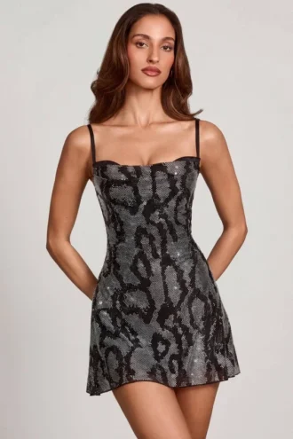 Vestito corto A-line con collo a cappuccio e decorazioni Dianora in serpente argento