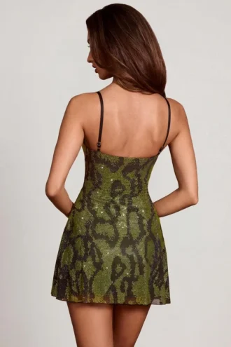 Vestito corto A-line con collo a cappuccio e decorazioni Dianora in stampa serpente verde
