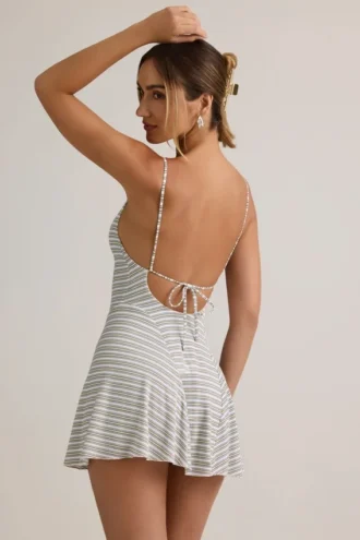 Vestito corto A-line con lacci sul retro a coste in modal Mansi a righe blu e gialle