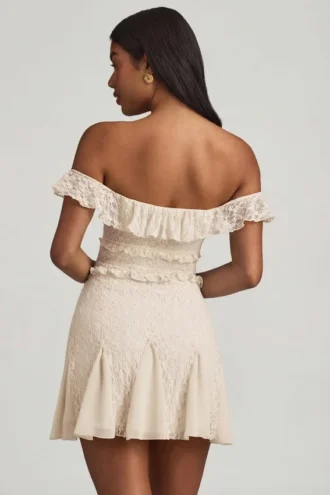 Vestito corto a trapezio con spalle scoperte in pizzo Nahida, color avorio